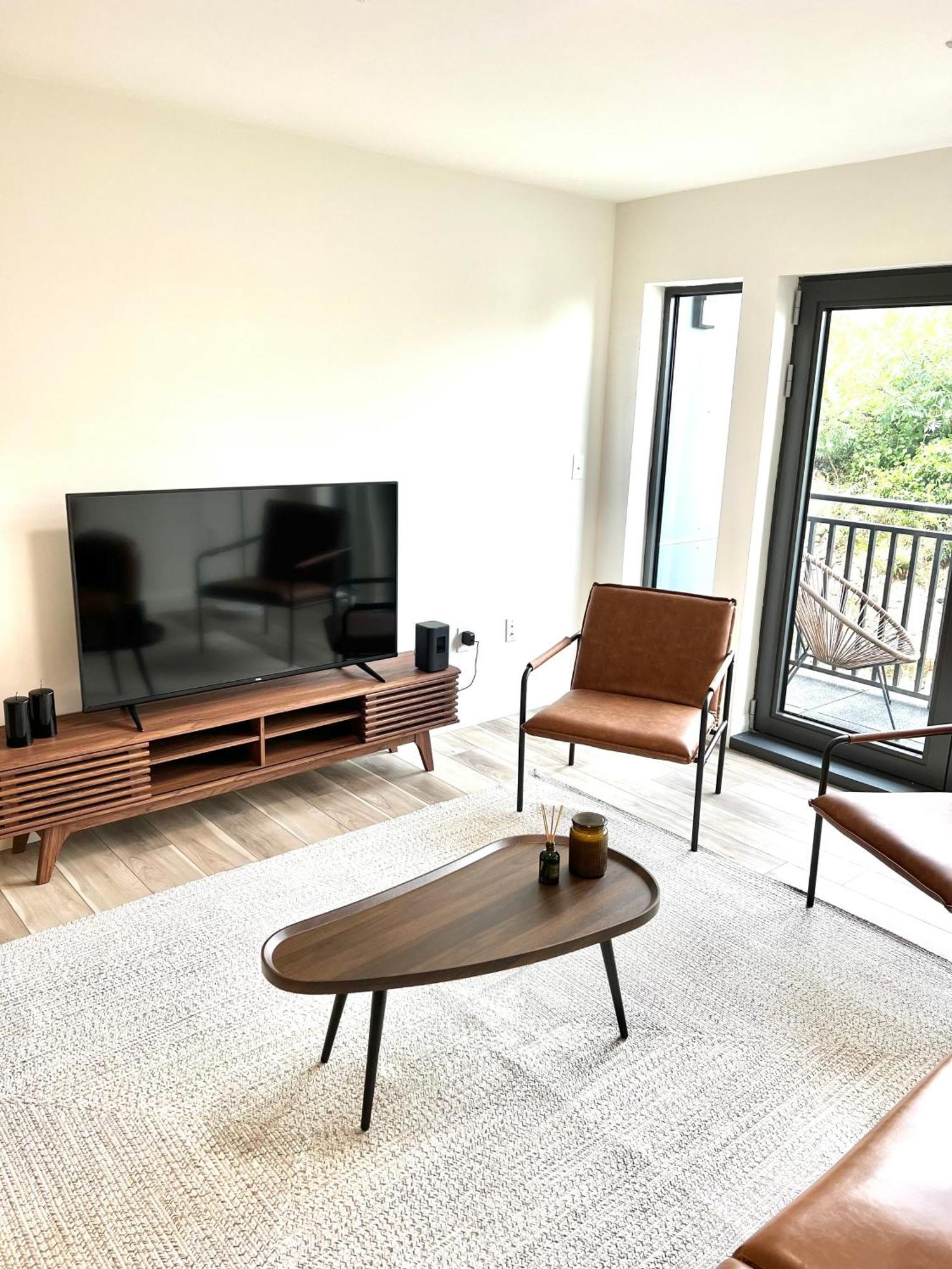 Modern Luxury Apartment In Quincy Kültér fotó